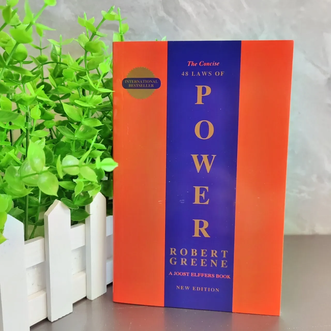 The Concise 48 Laws of Power English Book By Rober